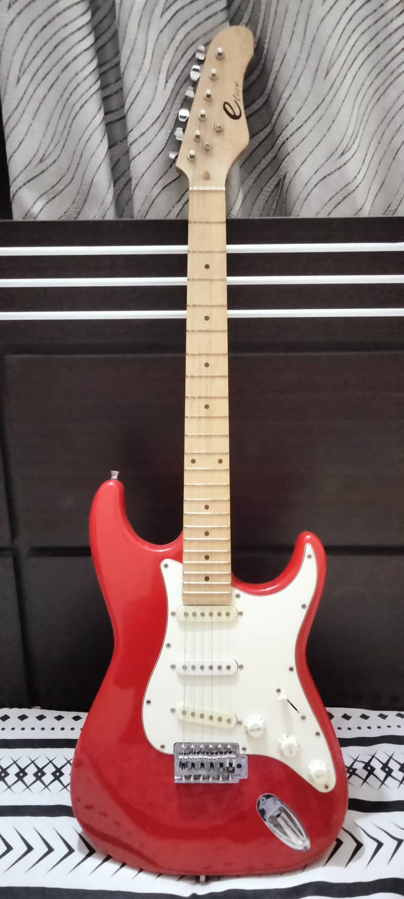 Electric Guitar (Fender Strat Red Replica) 0