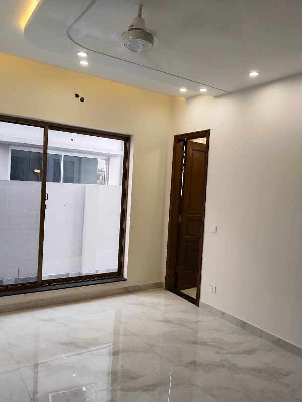 10 Marla House For Sale In Paragon City Lahore 6