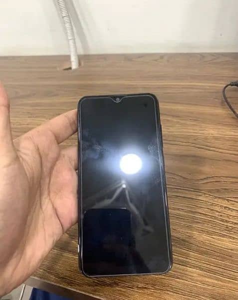 Vivo y93s     8-256  Mobile Or Charger hai   Exange Posibel 1