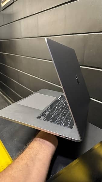 MacBook Pro 16inch 2019 6