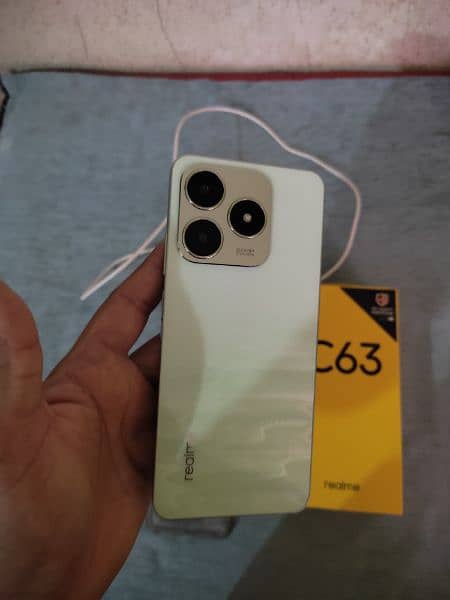 realme c63 4