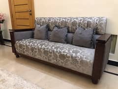 beautiful good condition sofa set