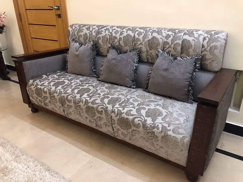 beautiful good condition sofa set 2