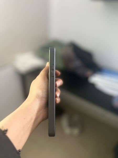 one plus 8t 12/256 urgent selling 1