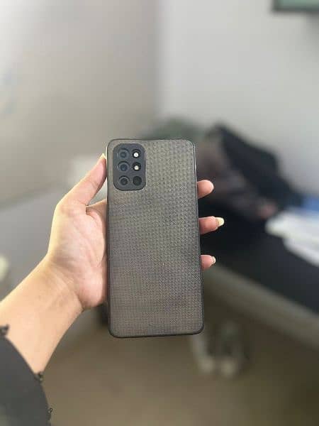 one plus 8t 12/256 urgent selling 4