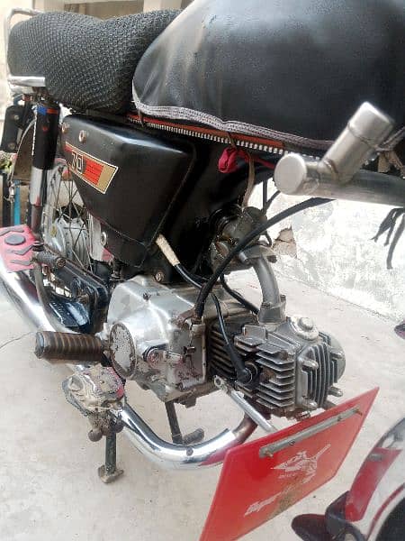 Honda 70 in excellent condition 4