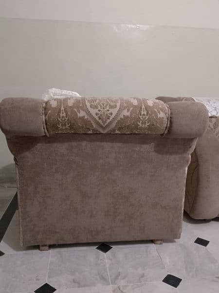 5 Seater Sofa Set with cushions. 3