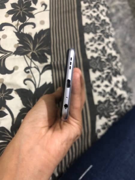 Vivo y20 with box only PTA approved 4/64 1