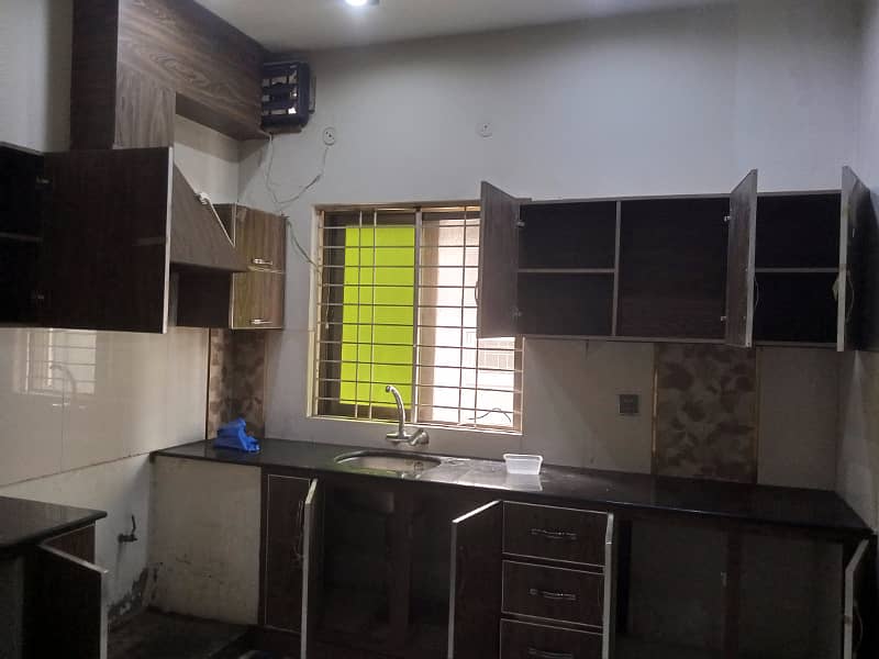 10 Marla Upper Portion For Rent 4