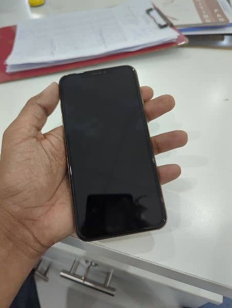 I phone xs max non pta 1