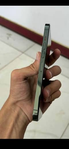 iphone 13 pro max whit box use like new 10 by 10 battry halt 93 %