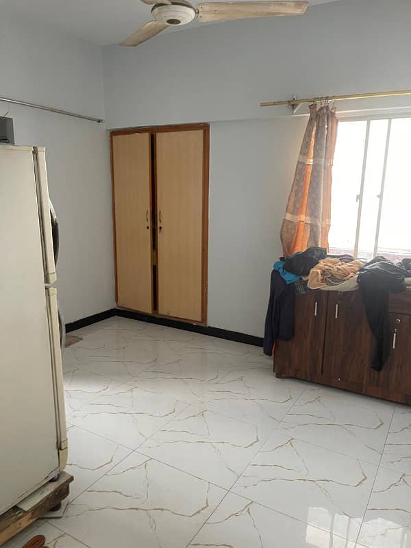 three bed dd leased apartment for sale in johar 8