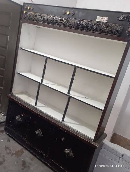 A good condition showcase for sale 1