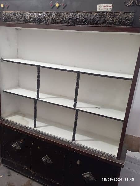 A good condition showcase for sale 2