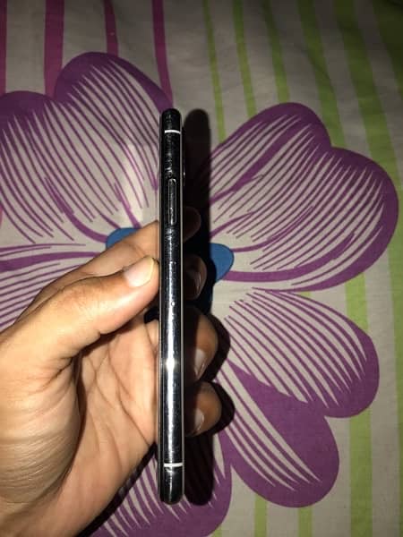 iphone XS 64GB NON-PTA (Condition 10/10) 2