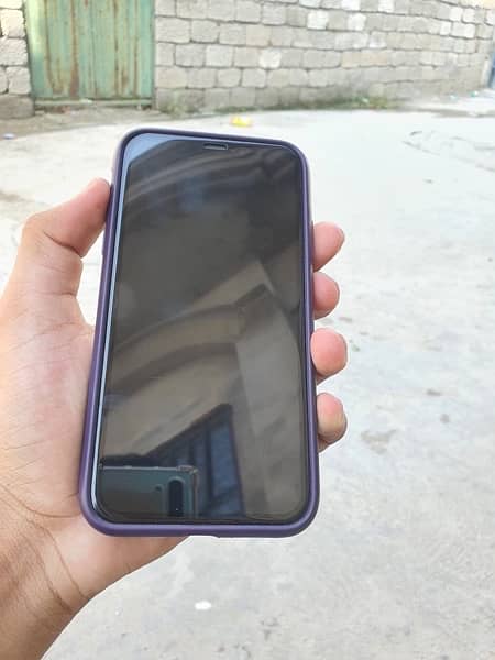 Iphone 11 MidNight Black For Sale 3