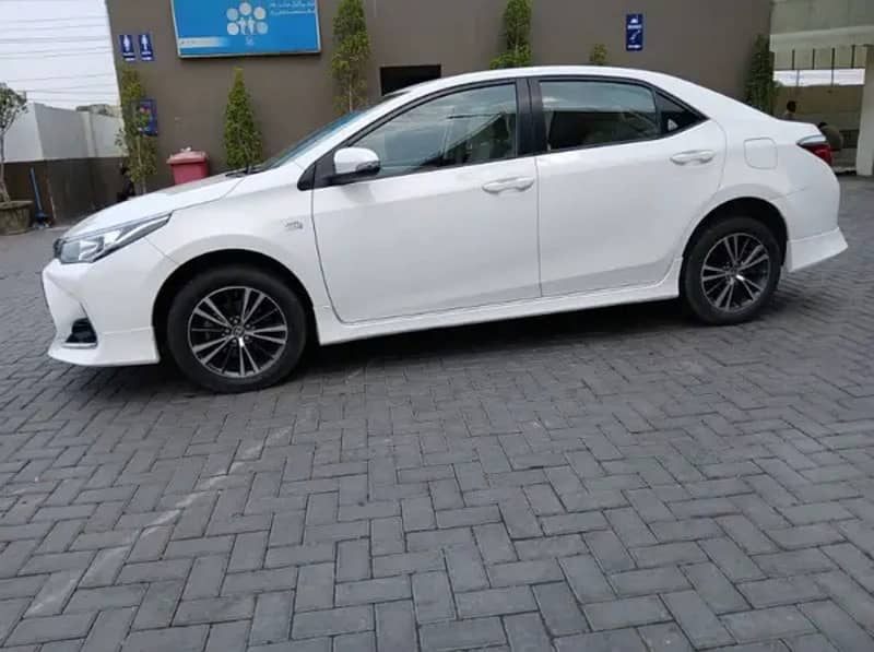 Toyota Corolla Altis 2021 3