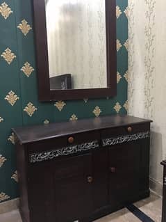 I am sale bed side tables and dressing table 9/10 condition 0