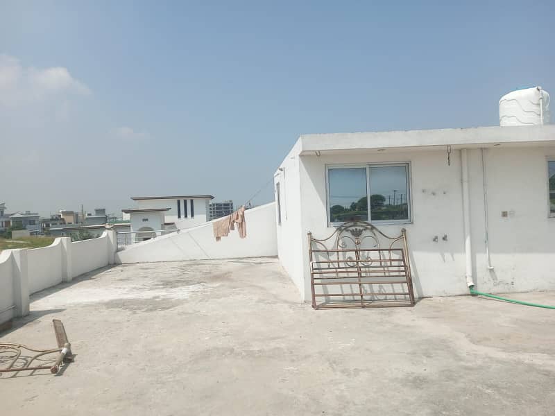 Double Road Corner Kanal House For Sale in Fazaia 1