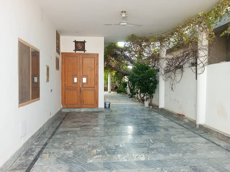 Double Road Corner Kanal House For Sale in Fazaia 2