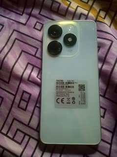 Tecno spark go 2024 4+4 64 god 10%10 Al ok with box charger . .