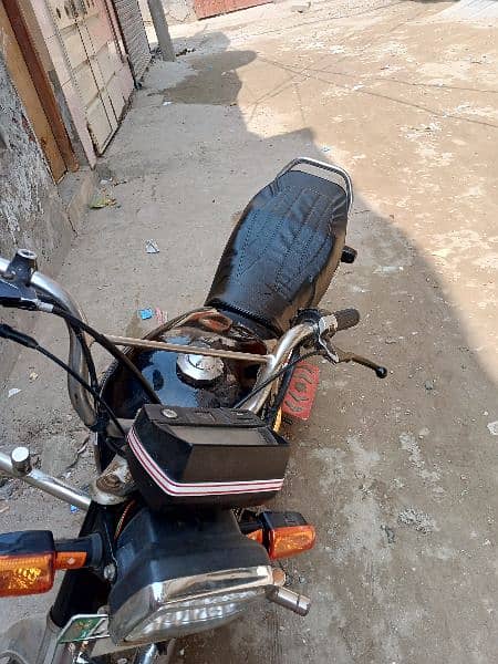 Honda 70 bike 2015 model Brand New condition 4