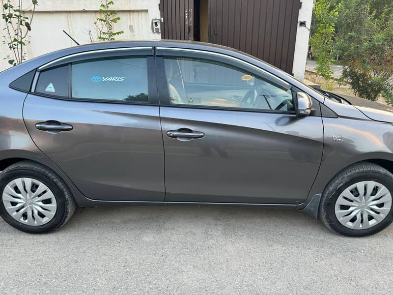 Toyota Yaris GLI MT 1.3 2021 Model 3