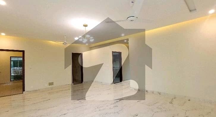 10 Marla Flat In Askari 11 - Sector D For Sale 1