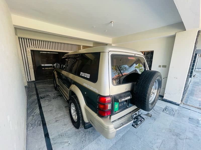 Mitsubishi Pajero 1991 4