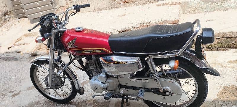 Honda CG125 9