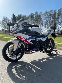 BMW S1000 available in different colours with big offers