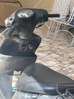 Affordable Scooty - Minor Scratches, Good Condition 0