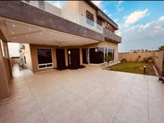 1 Kanal Modern House Available For Sale In Nishtar Block Bahria Town Lahore 0