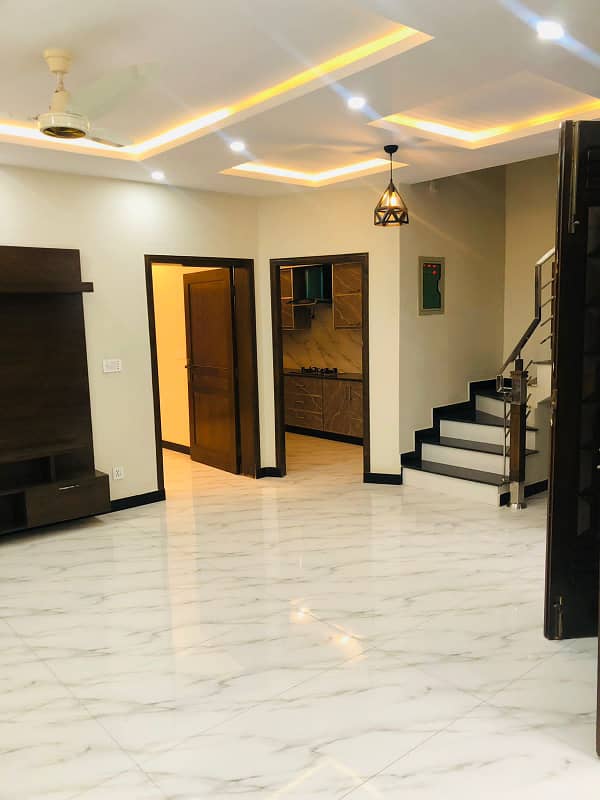 5 Marla House Available For Sale in Sector M7 -B Block Lake City Lahore 14