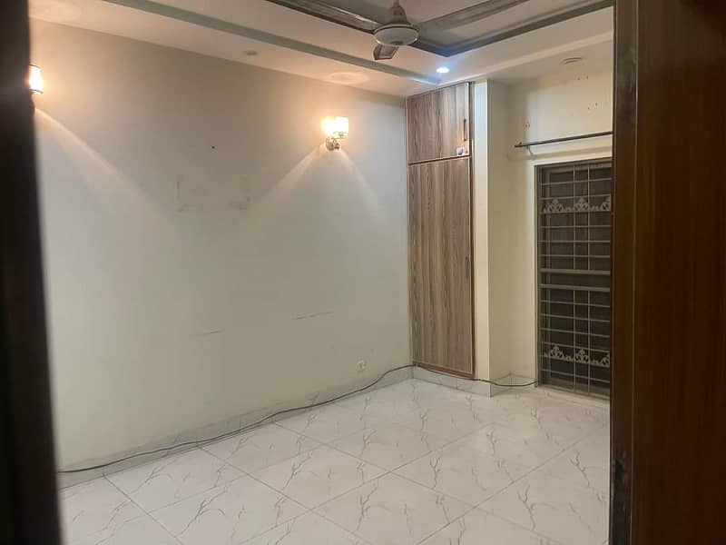 Upper Portion Of 5 Marla Is Available For Rent In Paragon City 1