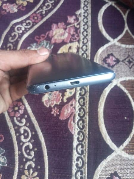 Samsung glaxy j4 Rs 3500 panel kharab hai 03094673196 3