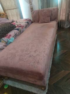 Storage settee used 1 month