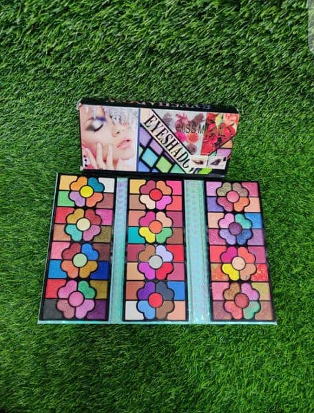 Eyeshadow Palettes 9