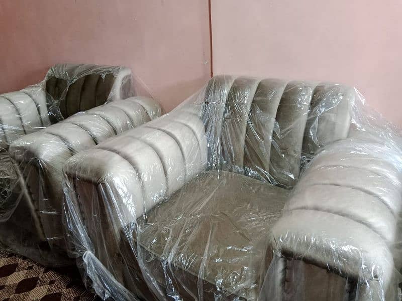 BRAND NEW 7 SEATER SOFA SET FOR SALE MADE IN KARACHI 3