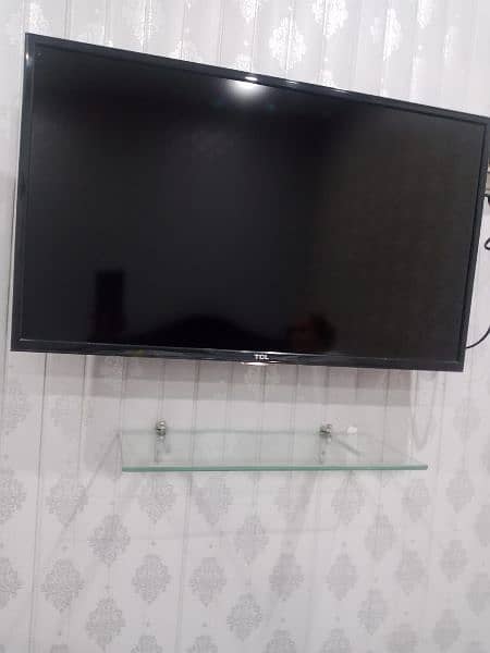 TCL 32 Inch HD LED TV (32D2900) 3