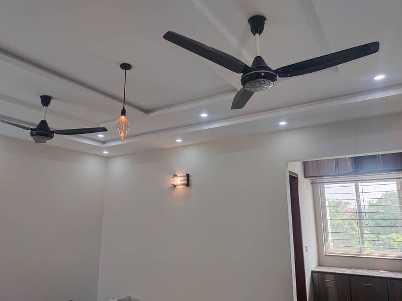 1 Kanal For Rent Upper Portion. 11