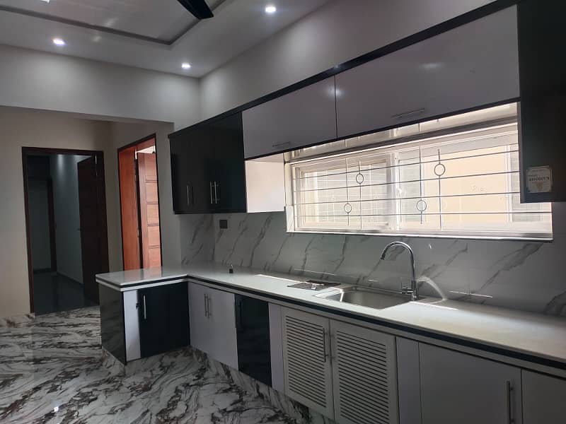 1 Kanal For Rent Upper Portion. 16