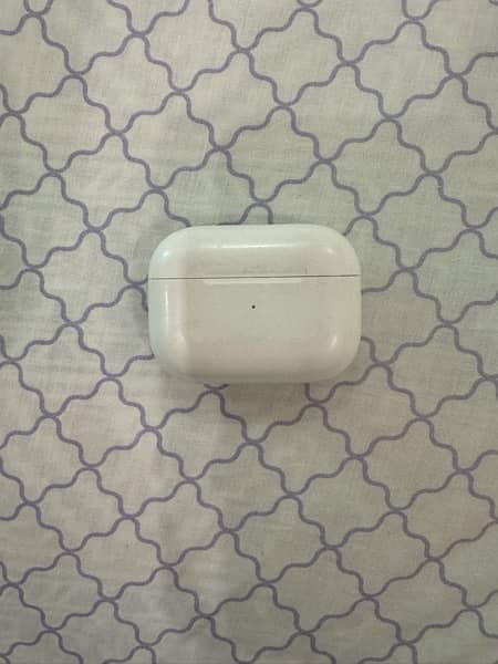 apple airpods pro 2 wireless charging 1