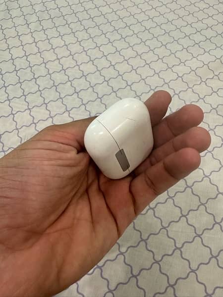 apple airpods pro 2 wireless charging 5