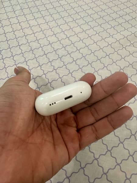 apple airpods pro 2 wireless charging 7