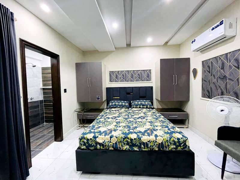 1 Bedroom VIP full furnishe flat for rent per day available in Bahia Town Lahore 1