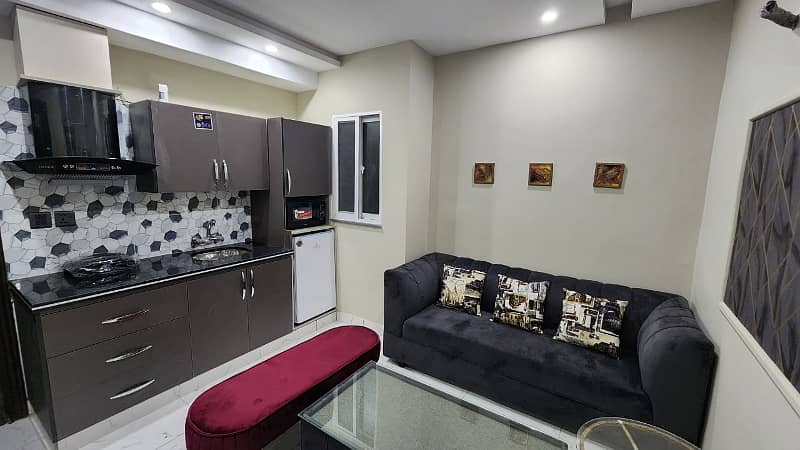 1 Bedroom VIP full furnishe flat for rent per day available in Bahia Town Lahore 2