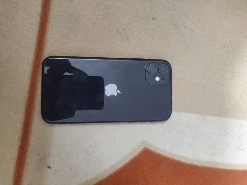 I want to sale my Iphone 11 64gb with 100% battery health in warranty 4