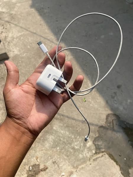 iphone fast charger with deta cable 4