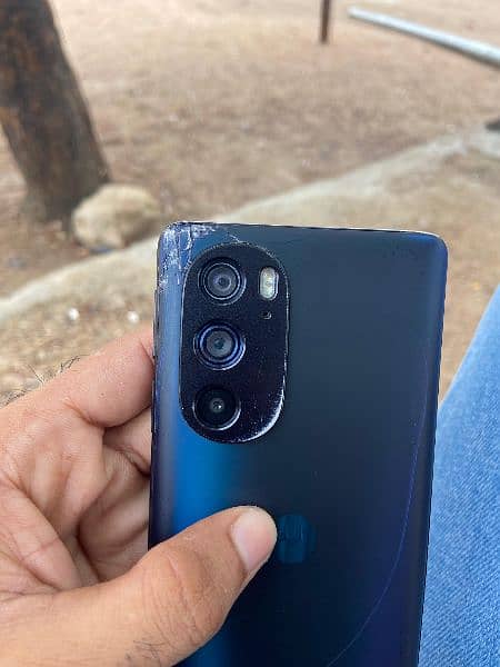 Moto edge 30 pro 1